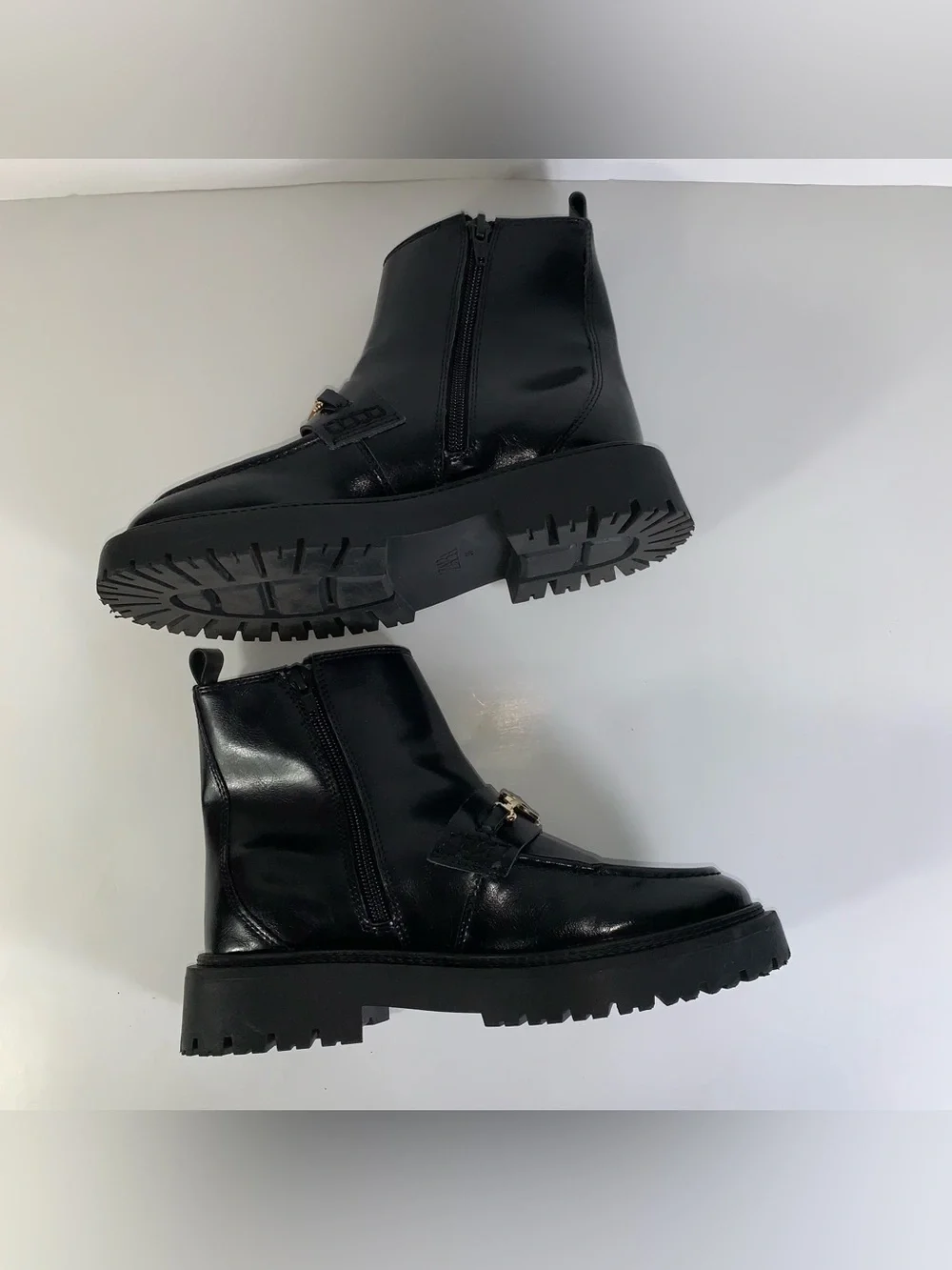 Zara patent finish  chelsea ankle booties  with heart chain detail 36 EU, 5.5 US